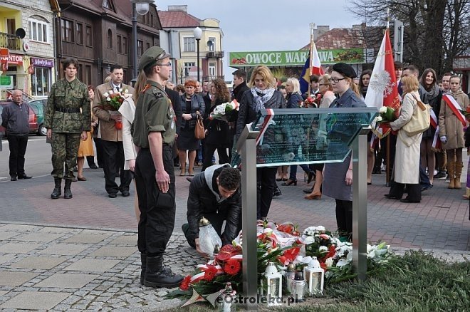 Miejskie obchody 4. rocznicy katastrofy smoleńskiej [10.04.2014]  - zdjęcie #7 - eOstroleka.pl