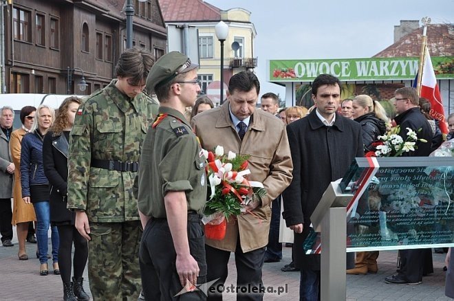 Miejskie obchody 4. rocznicy katastrofy smoleńskiej [10.04.2014]  - zdjęcie #43 - eOstroleka.pl