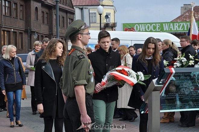Miejskie obchody 4. rocznicy katastrofy smoleńskiej [10.04.2014]  - zdjęcie #3 - eOstroleka.pl