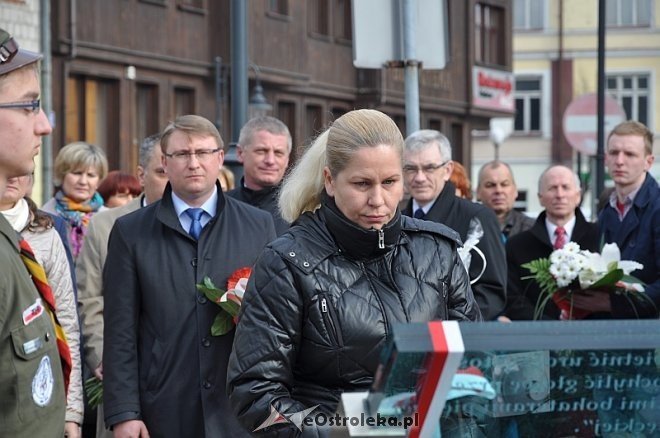 Miejskie obchody 4. rocznicy katastrofy smoleńskiej [10.04.2014]  - zdjęcie #22 - eOstroleka.pl