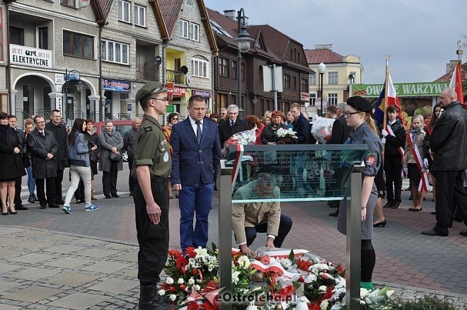 Miejskie obchody 4. rocznicy katastrofy smoleńskiej [10.04.2014]  - zdjęcie #24 - eOstroleka.pl