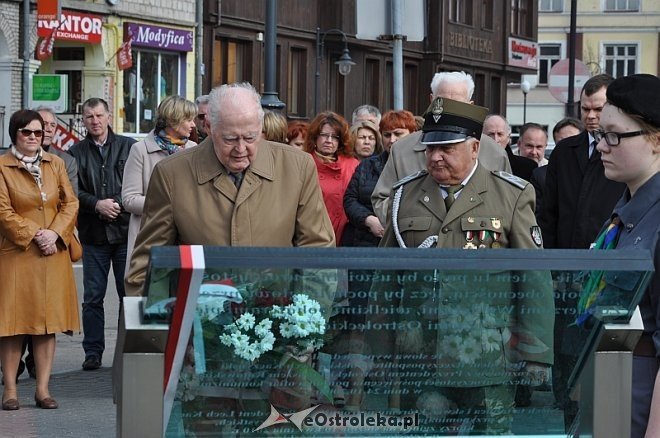Miejskie obchody 4. rocznicy katastrofy smoleńskiej [10.04.2014]  - zdjęcie #40 - eOstroleka.pl