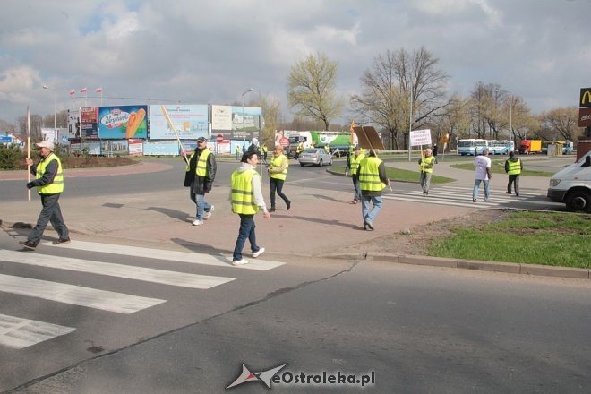 Protest w sprawie budowy obwodnicy Ostrołęki [10.04.2014] - zdjęcie #1 - eOstroleka.pl