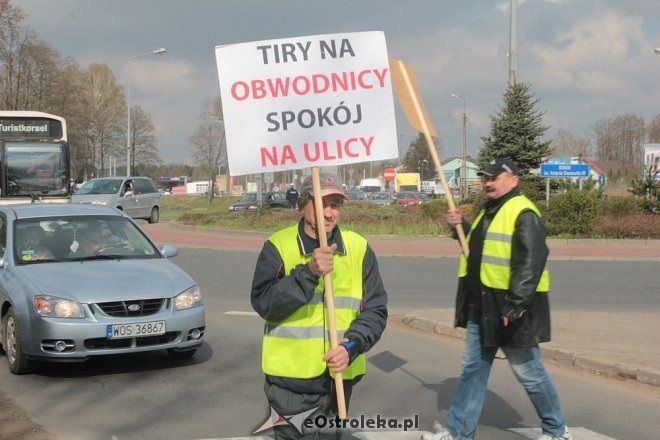 Protest w sprawie budowy obwodnicy Ostrołęki [10.04.2014] - zdjęcie #2 - eOstroleka.pl