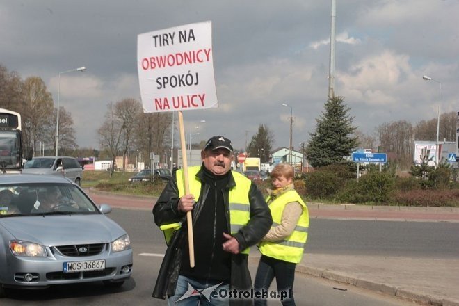 Protest w sprawie budowy obwodnicy Ostrołęki [10.04.2014] - zdjęcie #3 - eOstroleka.pl