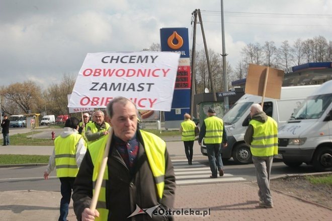 Protest w sprawie budowy obwodnicy Ostrołęki [10.04.2014] - zdjęcie #34 - eOstroleka.pl