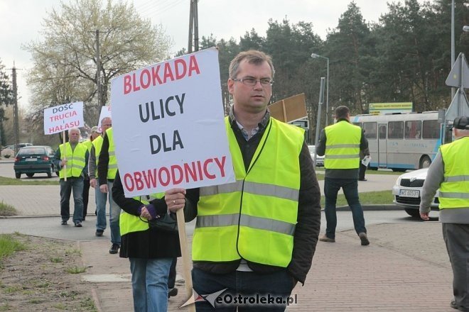 Protest w sprawie budowy obwodnicy Ostrołęki [10.04.2014] - zdjęcie #36 - eOstroleka.pl