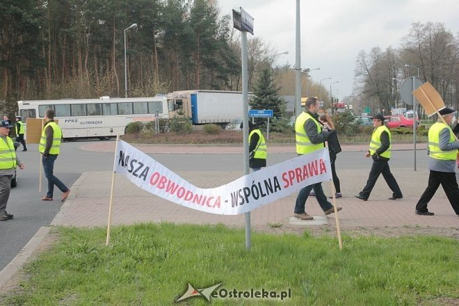 Protest w sprawie budowy obwodnicy Ostrołęki [10.04.2014] - zdjęcie #38 - eOstroleka.pl