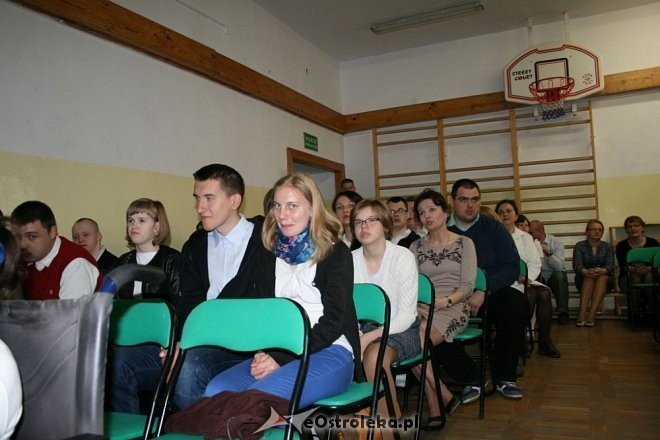 Uczniowie ze SOS-W uczcili pamięć Jana Pawła II [11.04.2014] - zdjęcie #17 - eOstroleka.pl