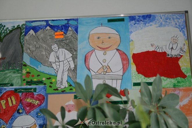 Uczniowie ze SOS-W uczcili pamięć Jana Pawła II [11.04.2014] - zdjęcie #12 - eOstroleka.pl