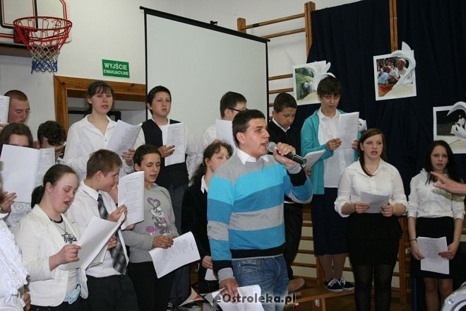 Uczniowie ze SOS-W uczcili pamięć Jana Pawła II [11.04.2014] - zdjęcie #19 - eOstroleka.pl