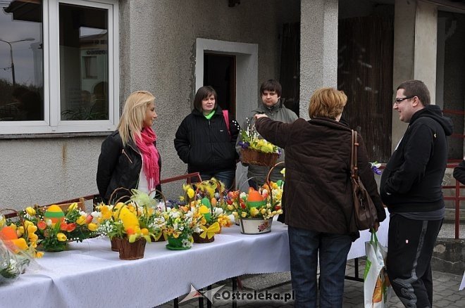 Wielkanocny kiermasz prac Motylków [11.04.2014] - zdjęcie #10 - eOstroleka.pl