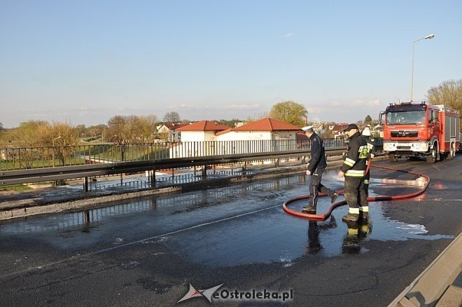 Pożar aut na starym moście [11.04.2014] - zdjęcie #4 - eOstroleka.pl