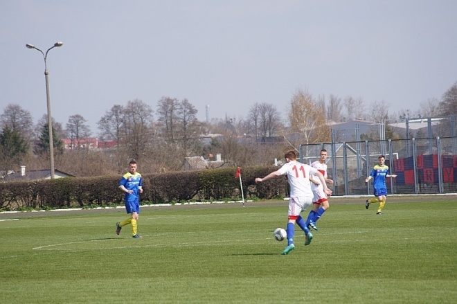 Piłkarskie Derby Ostrołęki: Korona HiD – Narew Ostrołęka [12.04.2014] - zdjęcie #5 - eOstroleka.pl