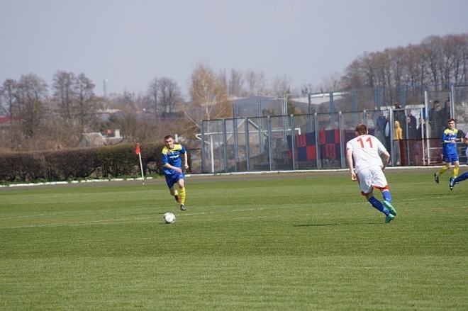 Piłkarskie Derby Ostrołęki: Korona HiD – Narew Ostrołęka [12.04.2014] - zdjęcie #27 - eOstroleka.pl