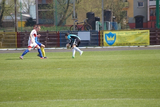 Piłkarskie Derby Ostrołęki: Korona HiD – Narew Ostrołęka [12.04.2014] - zdjęcie #16 - eOstroleka.pl