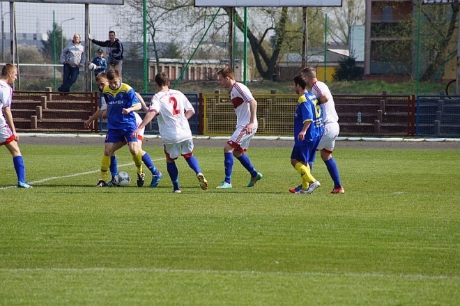 Piłkarskie Derby Ostrołęki: Korona HiD – Narew Ostrołęka [12.04.2014] - zdjęcie #31 - eOstroleka.pl