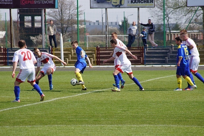 Piłkarskie Derby Ostrołęki: Korona HiD – Narew Ostrołęka [12.04.2014] - zdjęcie #32 - eOstroleka.pl