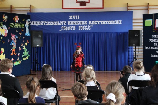 Międzyszkolny Konkurs Recytatorski  Promyk poezji - zdjęcie #41 - eOstroleka.pl