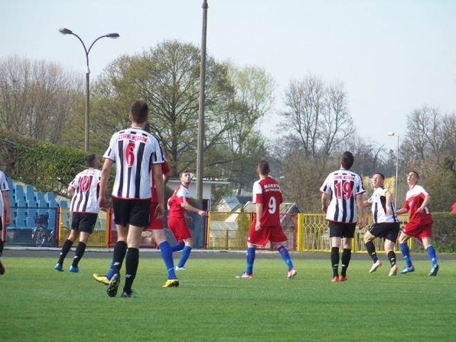 Narew Ostrołęka - Czarni Alkor Trade Węgrów (18.04.2014) - zdjęcie #32 - eOstroleka.pl