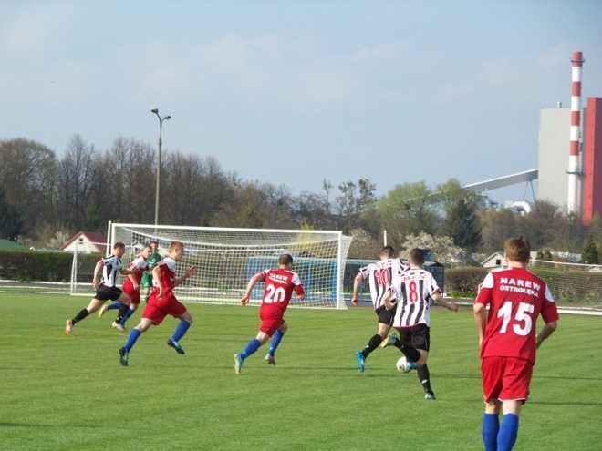 Narew Ostrołęka - Czarni Alkor Trade Węgrów (18.04.2014) - zdjęcie #27 - eOstroleka.pl