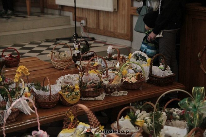 Koszyczki wielkanocne w ostrołęckich kościołach [19.04.2014] - zdjęcie #21 - eOstroleka.pl