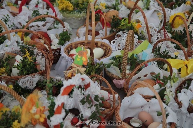 Koszyczki wielkanocne w ostrołęckich kościołach [19.04.2014] - zdjęcie #13 - eOstroleka.pl