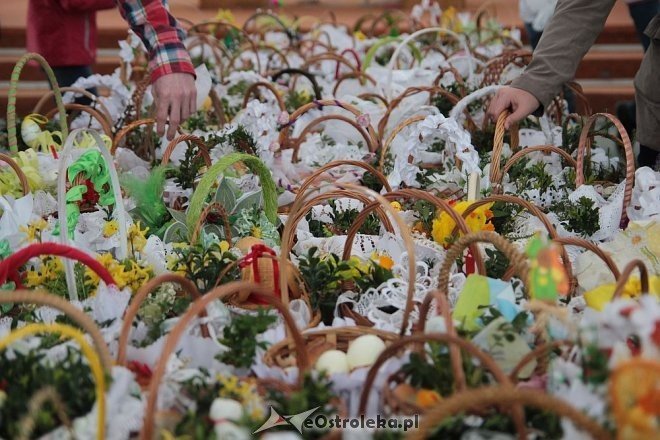Koszyczki wielkanocne w ostrołęckich kościołach [19.04.2014] - zdjęcie #8 - eOstroleka.pl