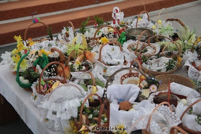 Koszyczki wielkanocne w ostrołęckich kościołach [19.04.2014] - zdjęcie #44 - eOstroleka.pl