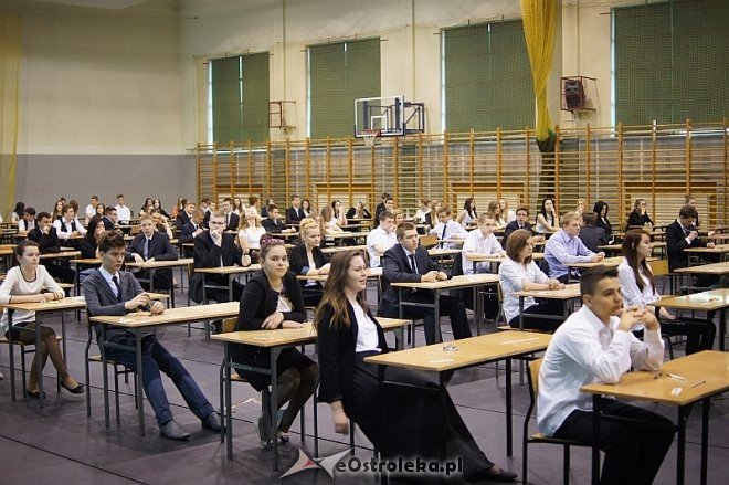 Kolejny dzień testów gimnazjalnych w Ostrołęce [24.04.2014] - zdjęcie #3 - eOstroleka.pl