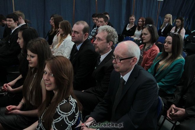 Zakończenie roku szkolnego dla maturzystów z I LO [25.04.2014] - zdjęcie #25 - eOstroleka.pl