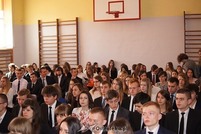 Maturzyści z II LO zakończyli rok szkolny [ZDJĘCIA] - zdjęcie #15 - eOstroleka.pl