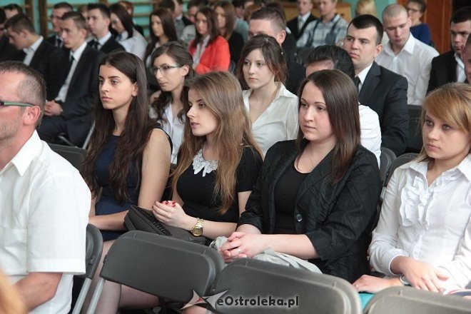 Zakończenie roku szkolnego klas maturalnych w ZSZ nr 2 [ZDJĘCIA] - zdjęcie #11 - eOstroleka.pl