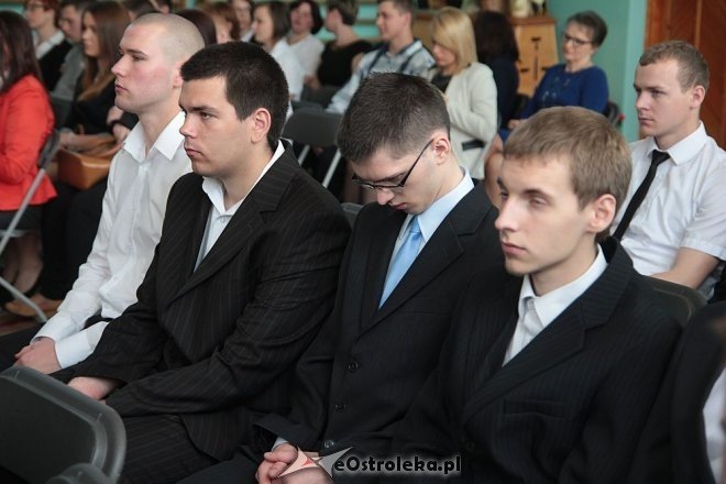 Zakończenie roku szkolnego klas maturalnych w ZSZ nr 2 [ZDJĘCIA] - zdjęcie #16 - eOstroleka.pl