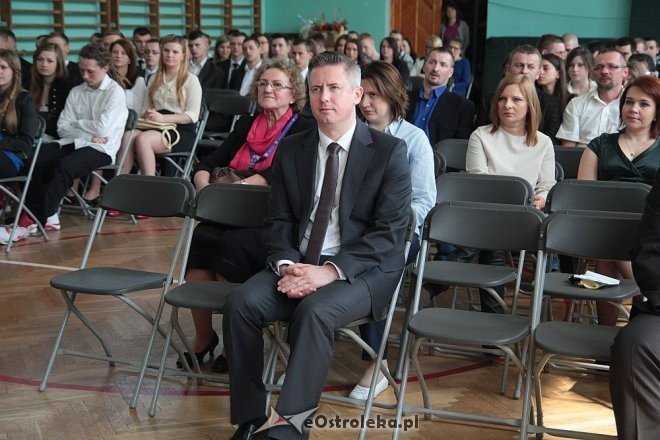 Zakończenie roku szkolnego klas maturalnych w ZSZ nr 2 [ZDJĘCIA] - zdjęcie #24 - eOstroleka.pl