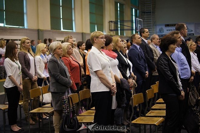 Uroczyste Wręczenie Świadectw Absolwentom III LO w Ostrołęce [25.04.2014] - zdjęcie #48 - eOstroleka.pl