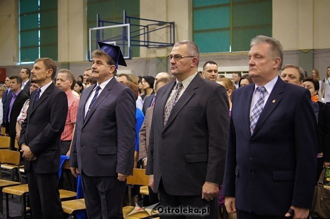 Uroczyste Wręczenie Świadectw Absolwentom III LO w Ostrołęce [25.04.2014] - zdjęcie #46 - eOstroleka.pl