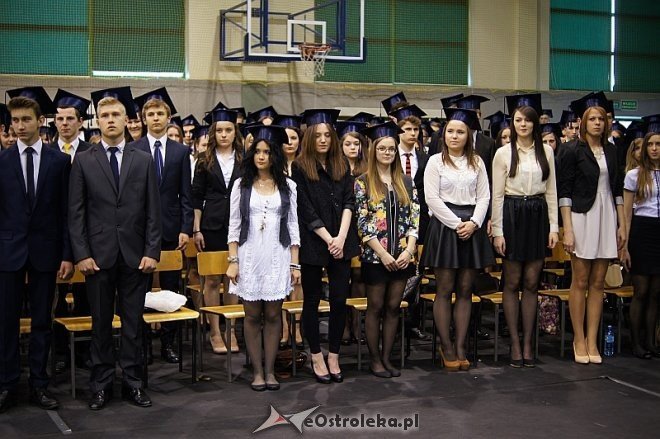 Uroczyste Wręczenie Świadectw Absolwentom III LO w Ostrołęce [25.04.2014] - zdjęcie #16 - eOstroleka.pl