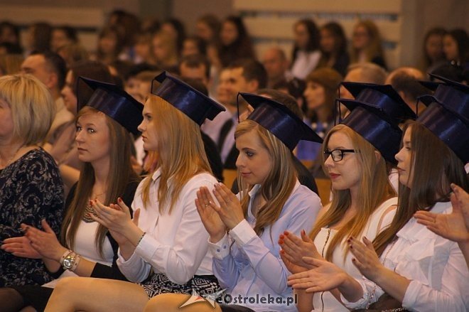 Uroczyste Wręczenie Świadectw Absolwentom III LO w Ostrołęce [25.04.2014] - zdjęcie #31 - eOstroleka.pl