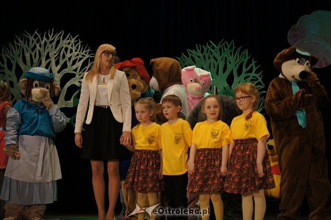 „Kraina Misiów” – takie imię otrzymało Przedszkole Miejskie nr 17 w Ostrołęce [28.04.2014] - zdjęcie #58 - eOstroleka.pl