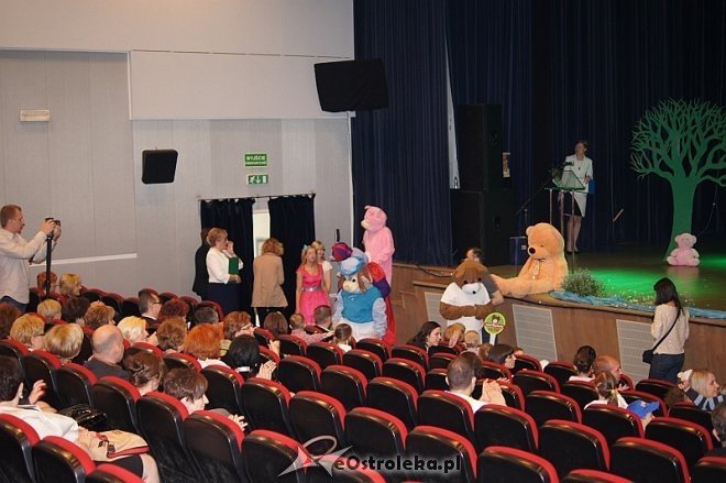 „Kraina Misiów” – takie imię otrzymało Przedszkole Miejskie nr 17 w Ostrołęce [28.04.2014] - zdjęcie #48 - eOstroleka.pl
