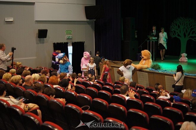 „Kraina Misiów” – takie imię otrzymało Przedszkole Miejskie nr 17 w Ostrołęce [28.04.2014] - zdjęcie #46 - eOstroleka.pl