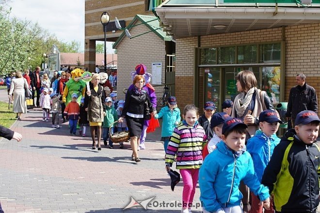 „Kraina Misiów” – takie imię otrzymało Przedszkole Miejskie nr 17 w Ostrołęce [28.04.2014] - zdjęcie #13 - eOstroleka.pl