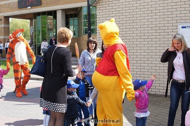 „Kraina Misiów” – takie imię otrzymało Przedszkole Miejskie nr 17 w Ostrołęce [28.04.2014] - zdjęcie #14 - eOstroleka.pl