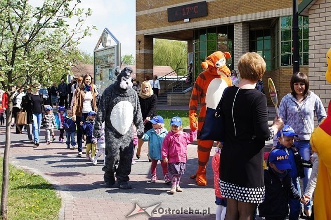 „Kraina Misiów” – takie imię otrzymało Przedszkole Miejskie nr 17 w Ostrołęce [28.04.2014] - zdjęcie #12 - eOstroleka.pl