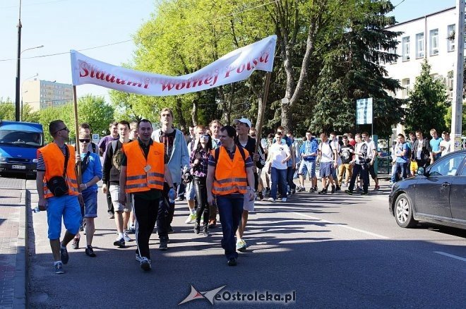 Pieszy rajd uczniów ZSZ nr 1 w Ostrołęce [30.04.2014] - zdjęcie #24 - eOstroleka.pl