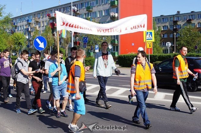 Pieszy rajd uczniów ZSZ nr 1 w Ostrołęce [30.04.2014] - zdjęcie #21 - eOstroleka.pl