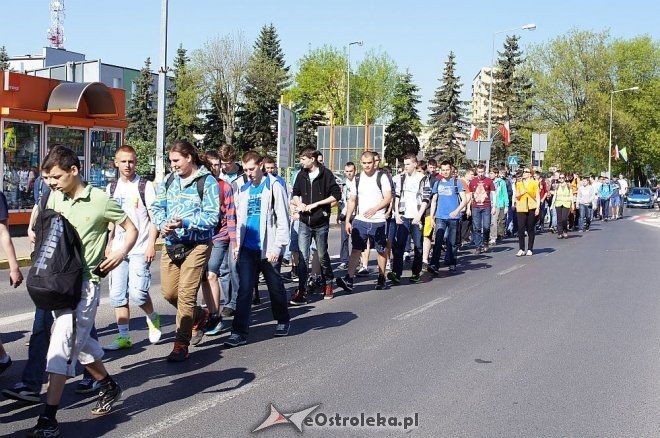 Pieszy rajd uczniów ZSZ nr 1 w Ostrołęce [30.04.2014] - zdjęcie #35 - eOstroleka.pl
