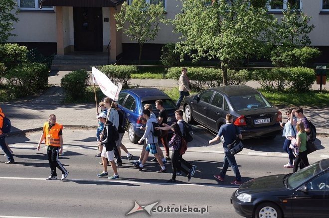 Pieszy rajd uczniów ZSZ nr 1 w Ostrołęce [30.04.2014] - zdjęcie #14 - eOstroleka.pl