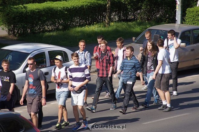 Pieszy rajd uczniów ZSZ nr 1 w Ostrołęce [30.04.2014] - zdjęcie #10 - eOstroleka.pl